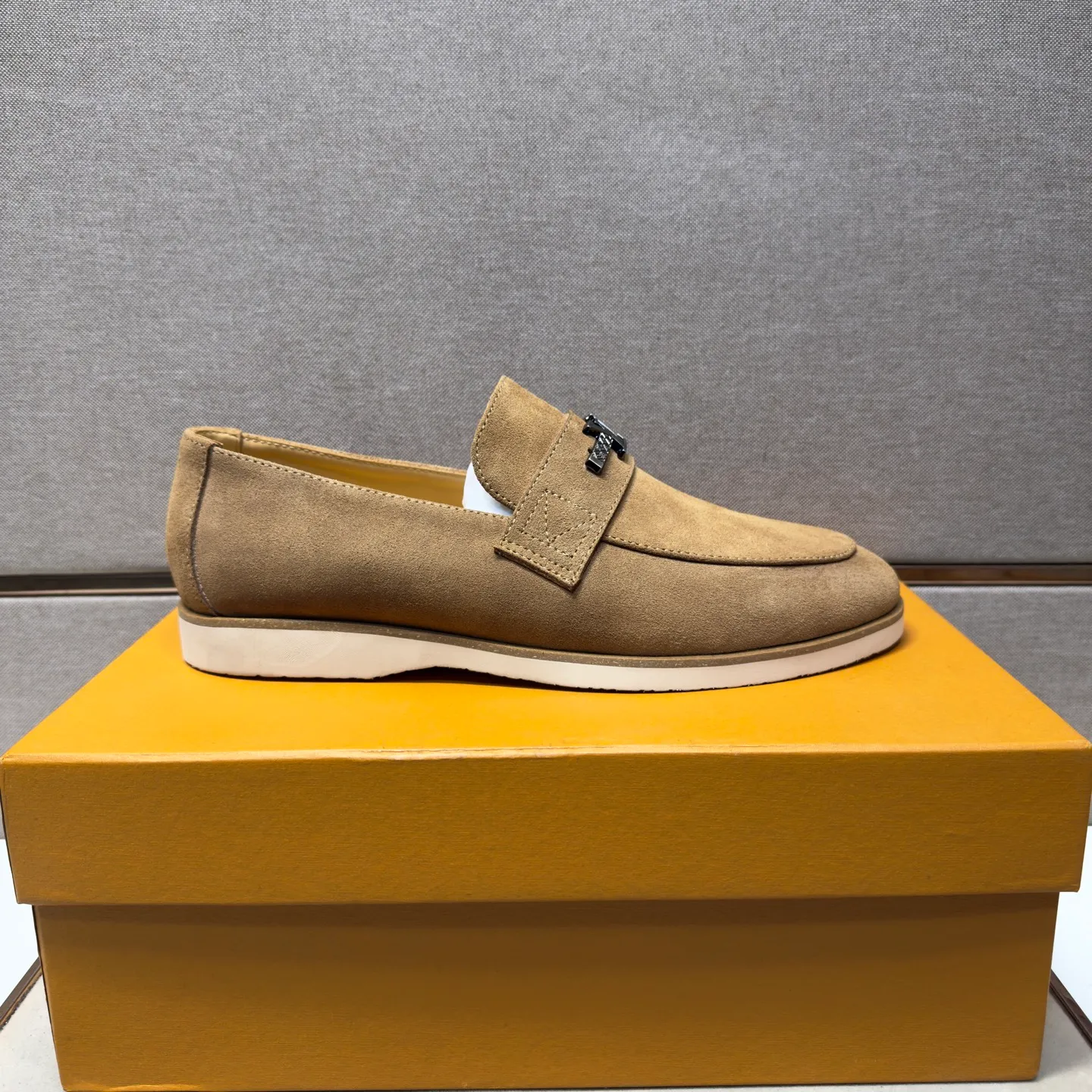 Men's men's shoes 💰pp442 [LV～] Men's casual shoes 2026z cabinet sales simultaneously 🔶Size: 38-44 #️⃣ 🔷4 colors🔜The upper is made of cowhide stitching ➕Cowhide lining, comfortable and breathable, sole: original comfortable and wear-resistant outsole, ⚠️real thing📱photographed🎬real thing is better📢📢📢